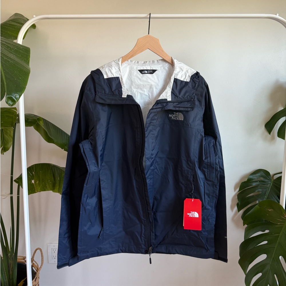 NWT Dark Blue North Face Men’s Venture 2 Rain Jacket